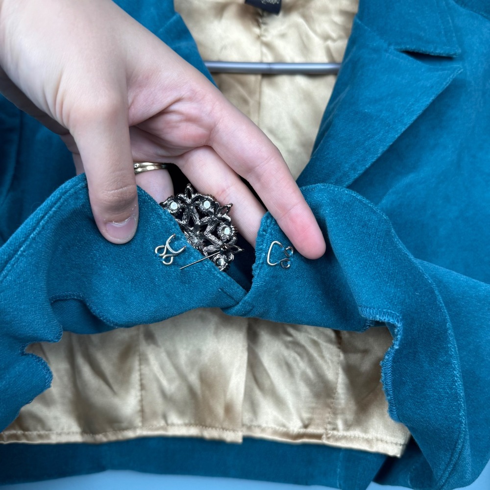 Rare VTG Y2K Fang Teal Blue Cropped Velor Blazer Jacket Rhinestone Brooch Large - Picture 7 of 7